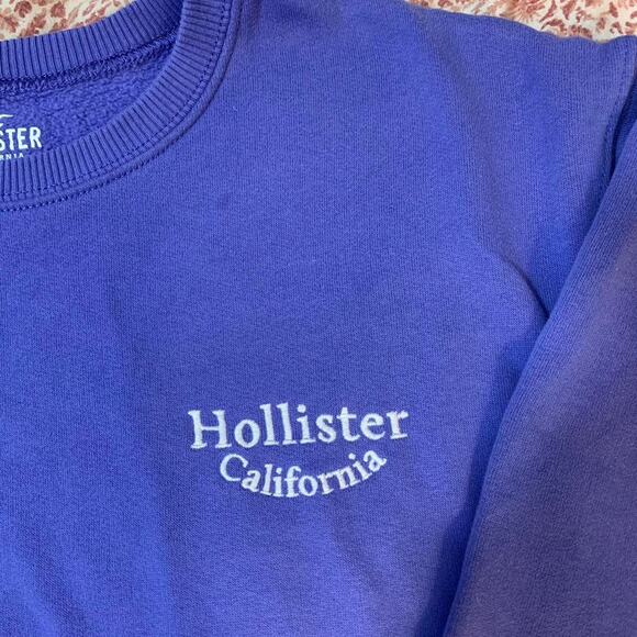 Hollister Purple Crewneck Sweatshirt Size Medium - Picture 2 of 6